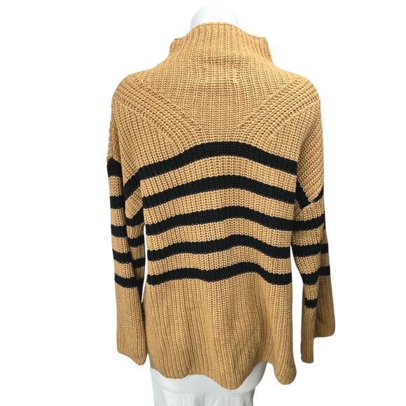 Old Navy Women's Beige Black Striped Turtleneck Pullover Sweater Top Size S - Picture 2 of 4